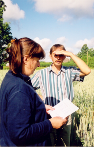 Ain-Ahlberg.-Tohvri-Talu.-Nisu-saagikuse-3.-koht.-Suvinisu-Triso.-2.-2005